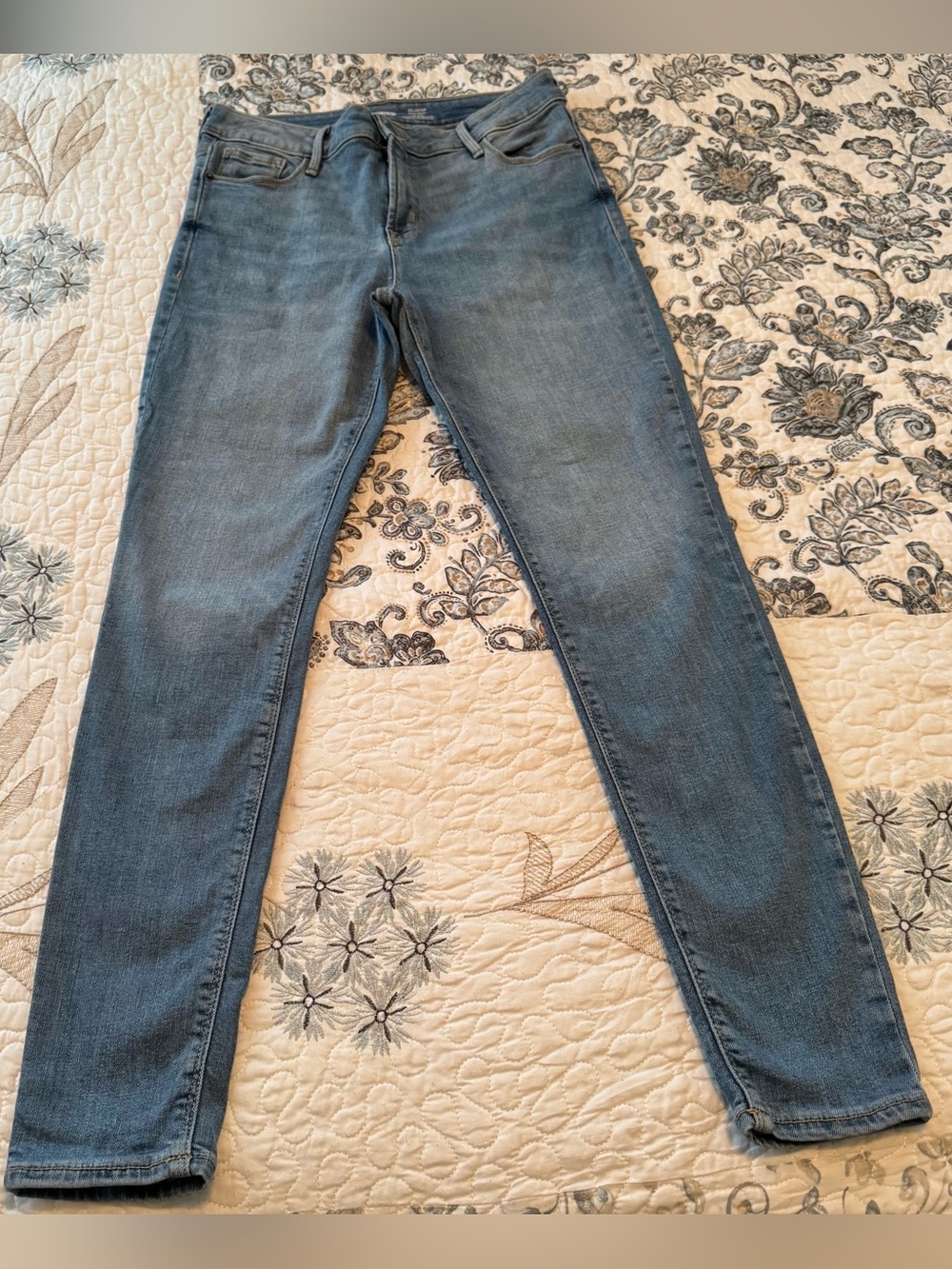 Old Navy Rockstar Super Skinny jeans size 10